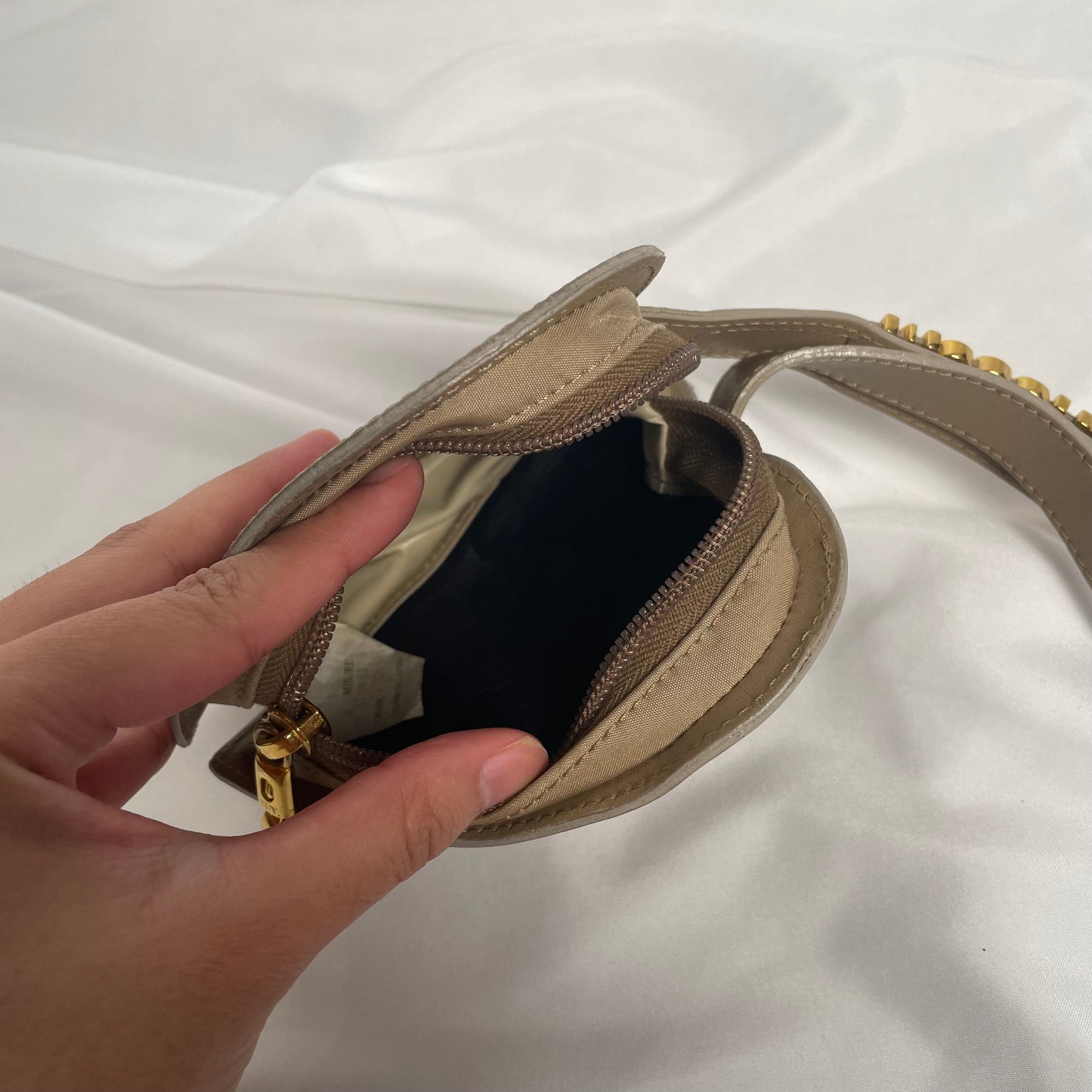 MOSCHINO C.1994 Heart bracelet bag