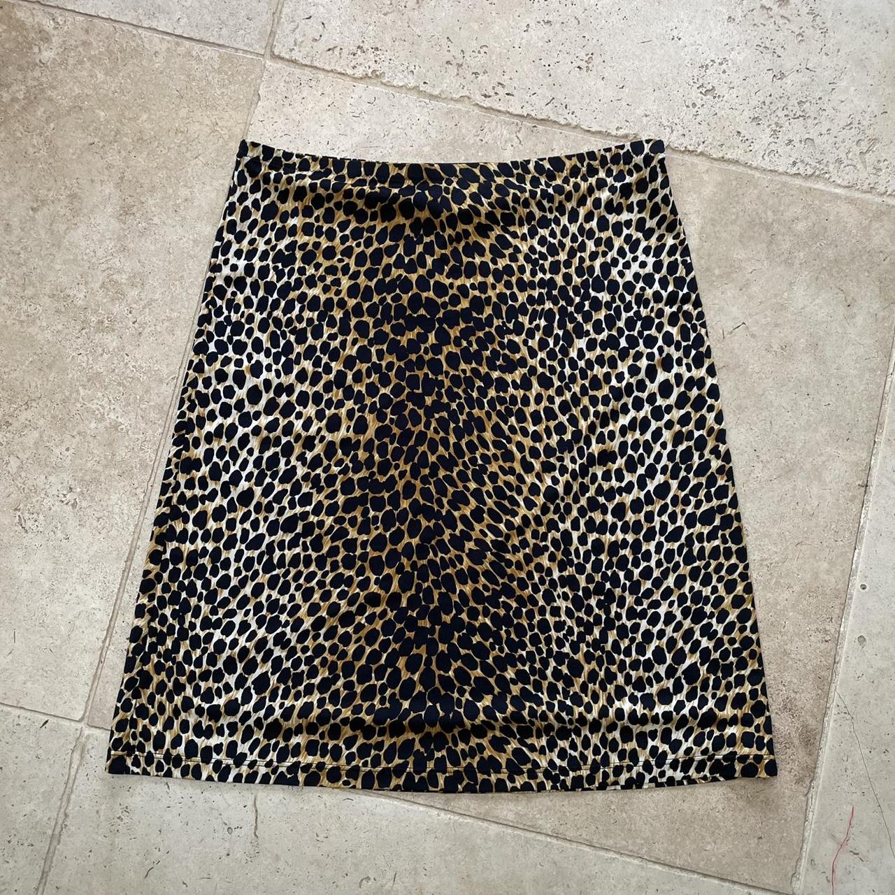 Dolce and Gabbana D&G leopard print midi skirt (M-L)