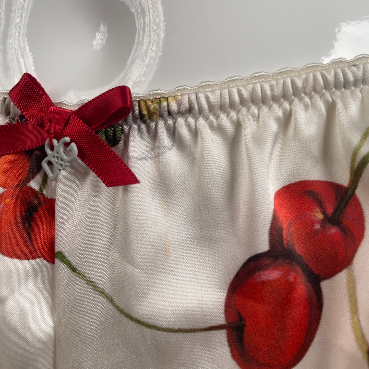 D&G cherry milkmaid two piece (4IT/XL)