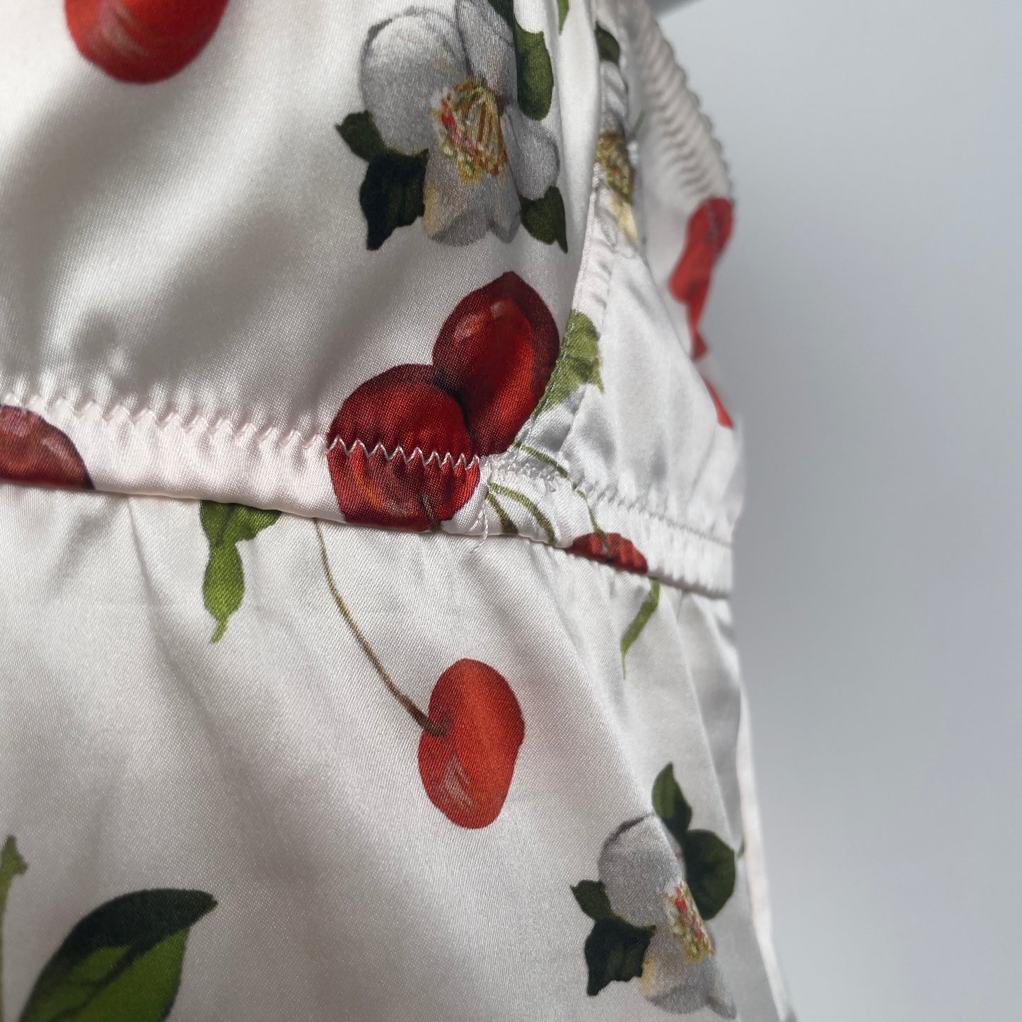 D&G cherry milkmaid two piece (4IT/XL)