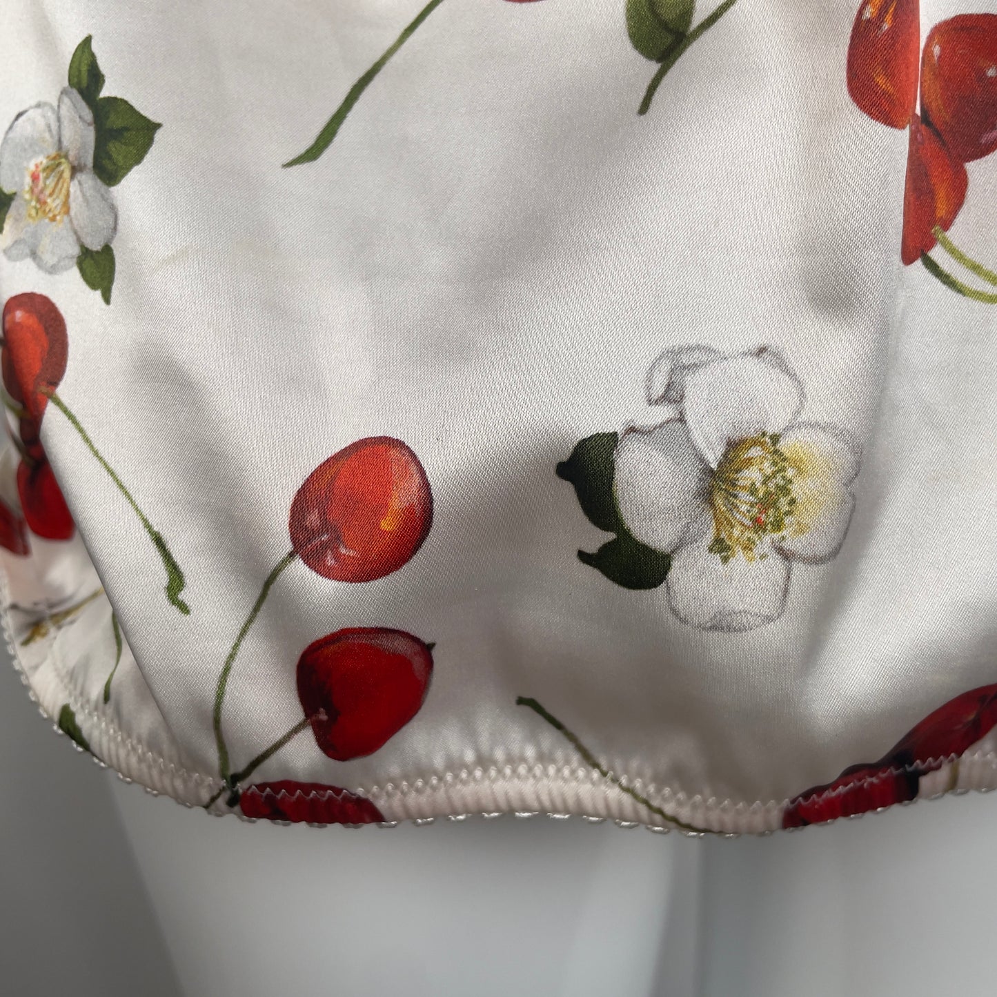 D&G cherry milkmaid two piece (4IT/XL)