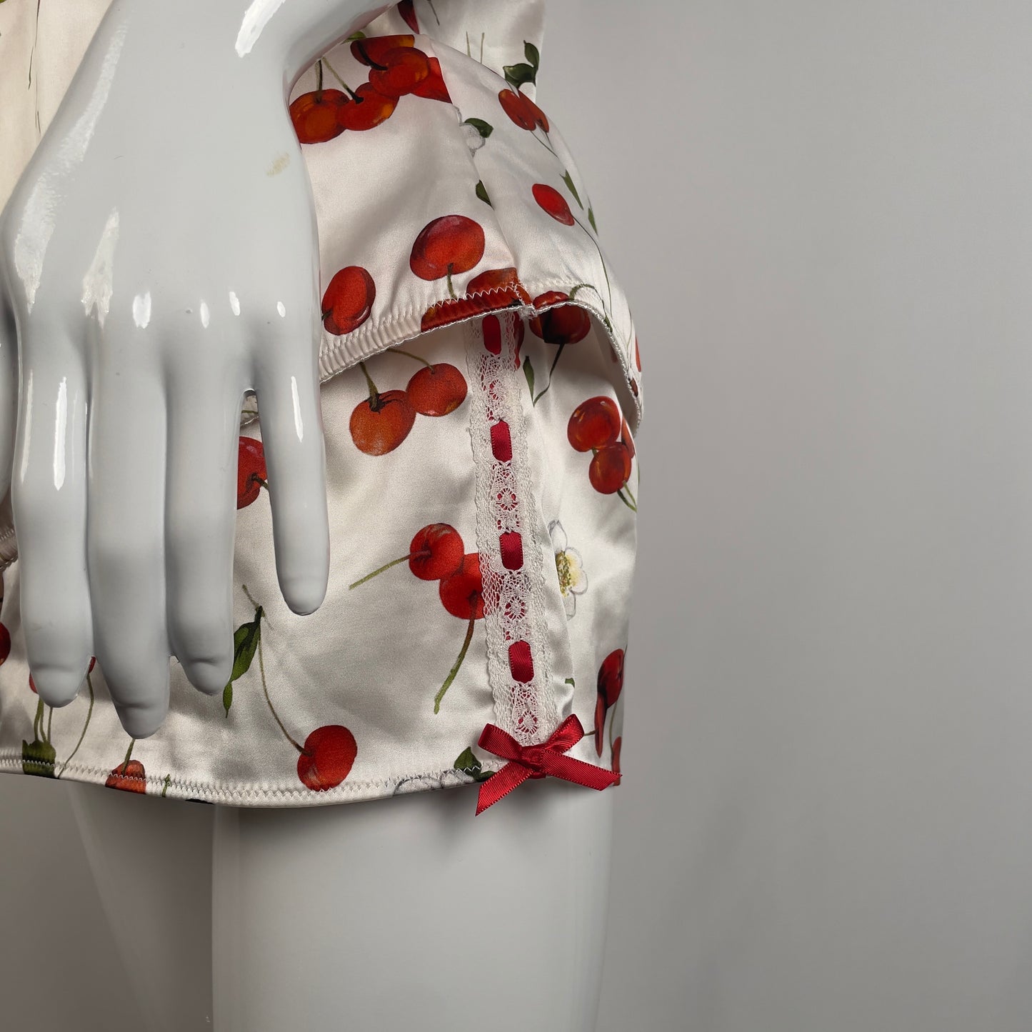 D&G cherry milkmaid two piece (4IT/XL)