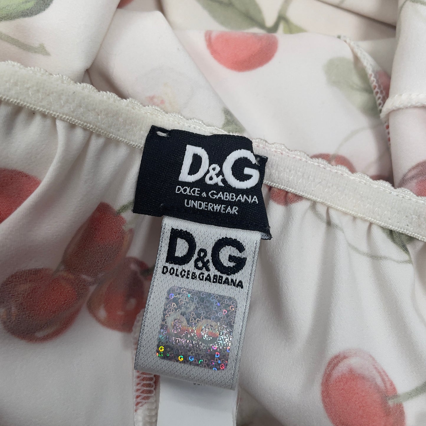 D&G cherry milkmaid two piece (4IT/XL)